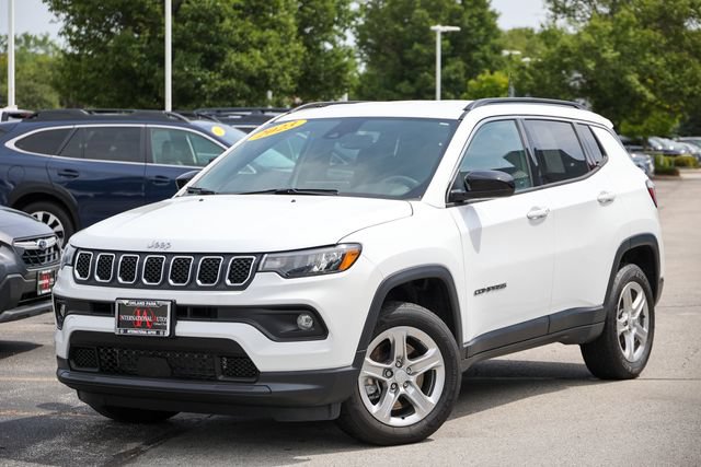 Used 2023 Jeep Compass Latitude w/ Convenience Group AWD/4WD image 14