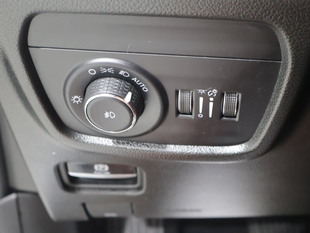 Certified 2026 Jeep Grand Cherokee L Limited AWD/4WD image 35