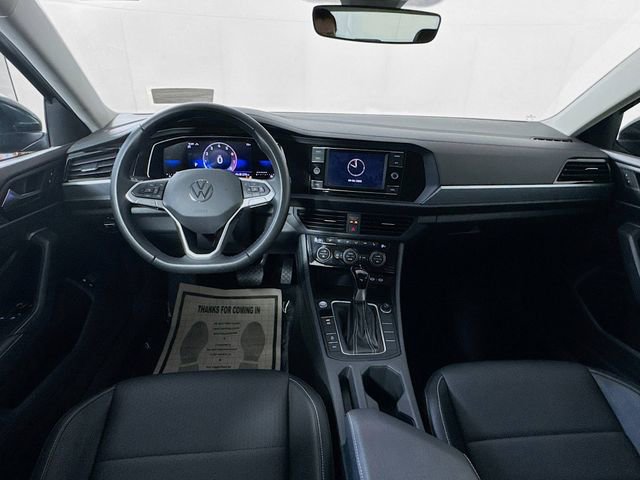 Used 2024 Volkswagen Jetta SE image 17