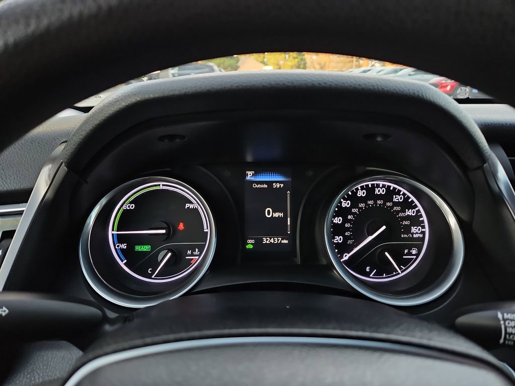 Used 2018 Toyota Camry LE image 23