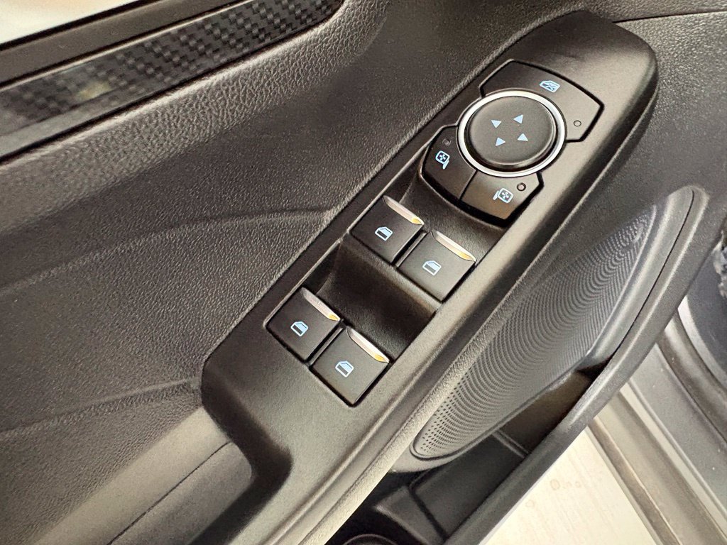 Used 2025 Ford Escape ST-Line FWD image 24