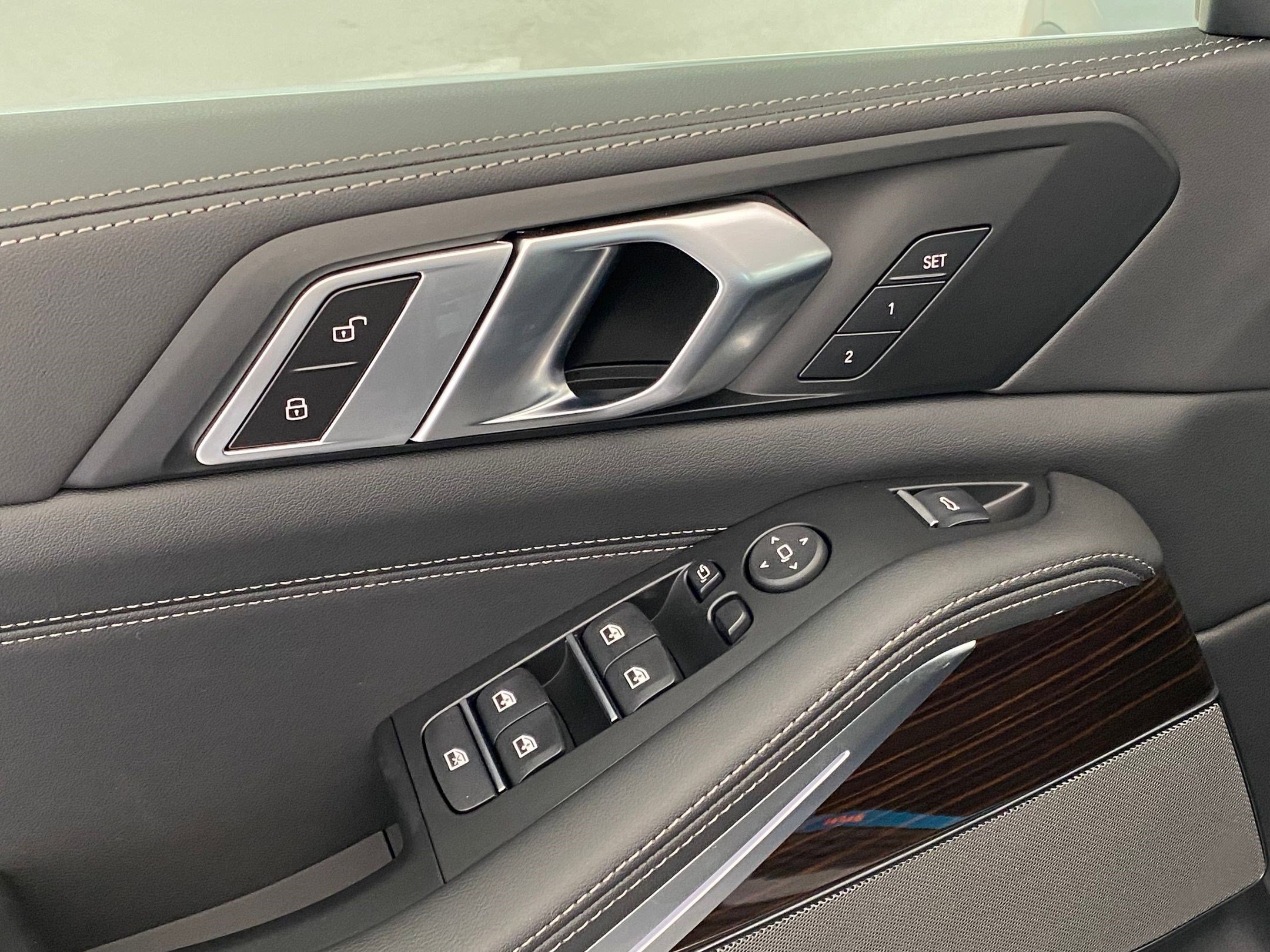 Used 2026 BMW X5 xDrive40i w/ Premium Package image 23