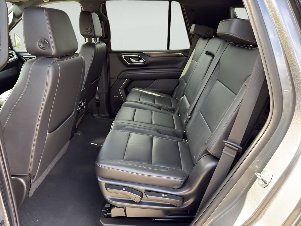 Used 2022 Chevrolet Tahoe Z71 w/ Luxury Package AWD/4WD image 12