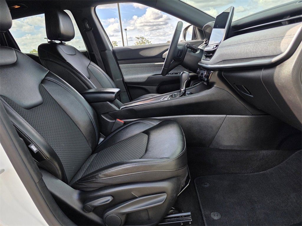 Used 2024 Jeep Compass Latitude image 24