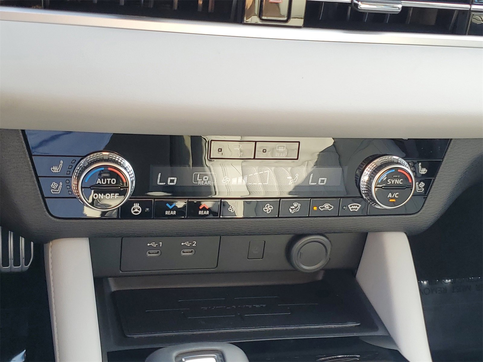 New 2025 Mitsubishi Outlander SEL image 18