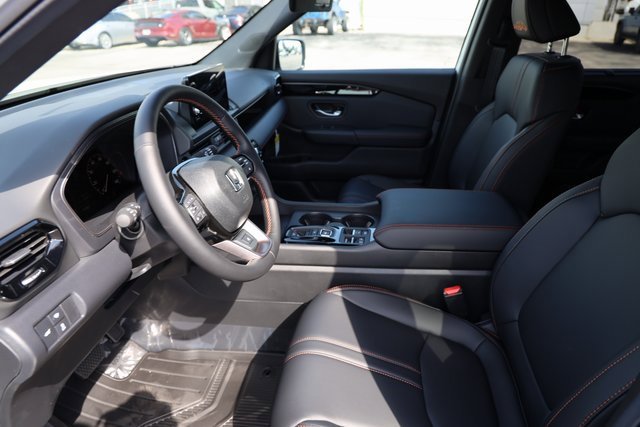 New 2025 Honda Pilot TrailSport image 10