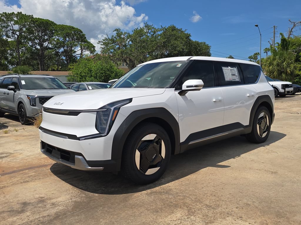 New 2026 Kia EV9 Light RWD image 4