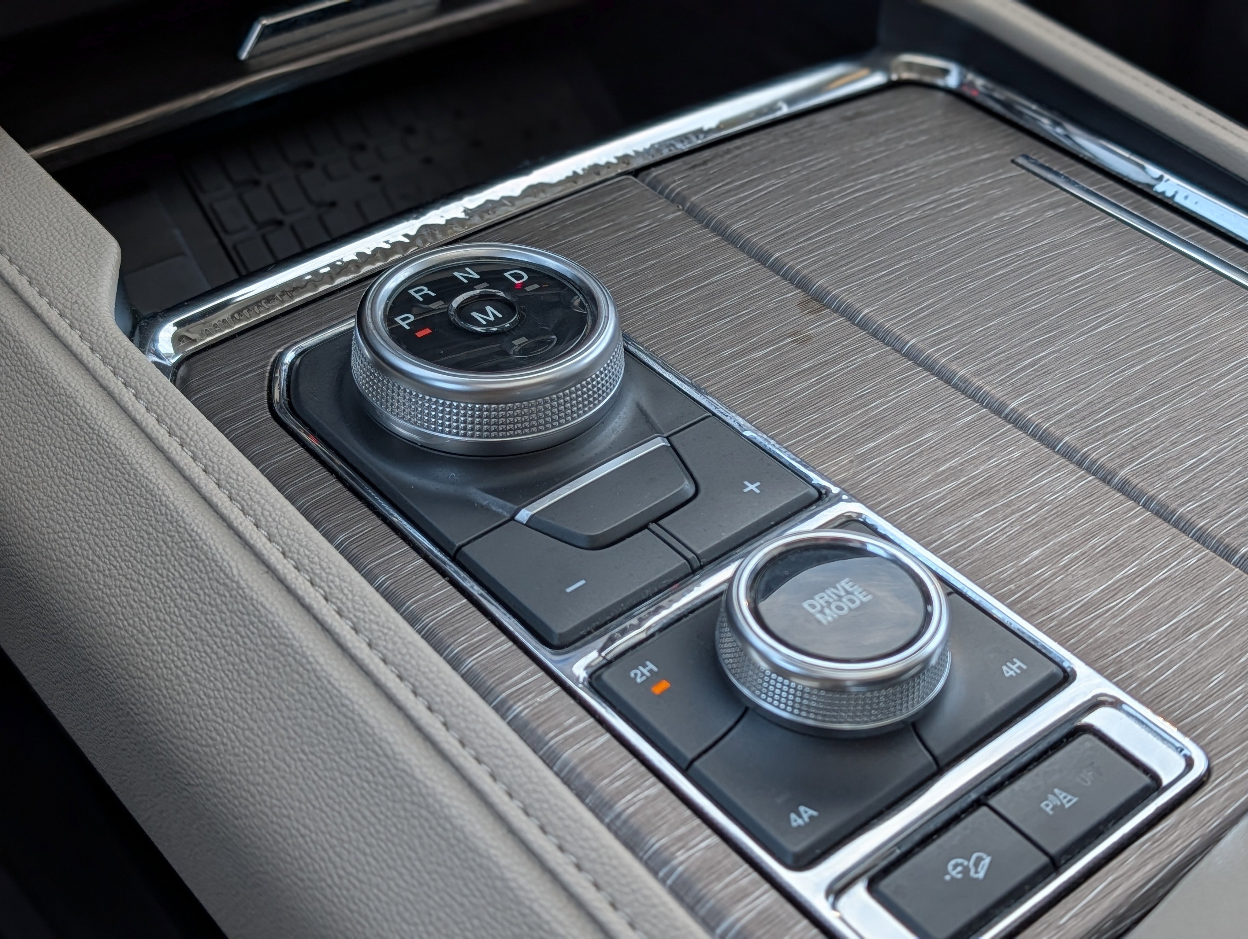 Used 2024 Ford Expedition Max Limited image 16