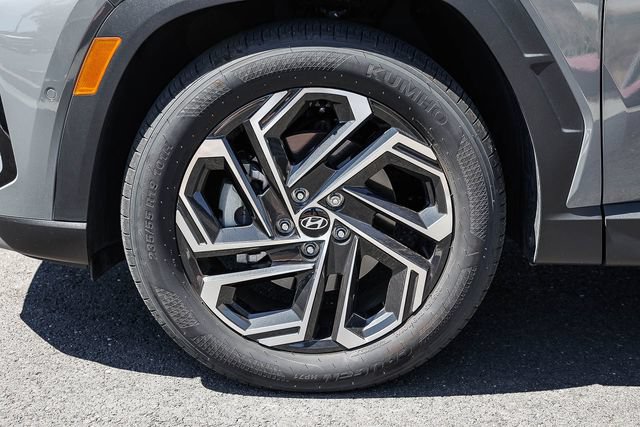 Certified 2025 Hyundai Tucson Limited FWD image 11