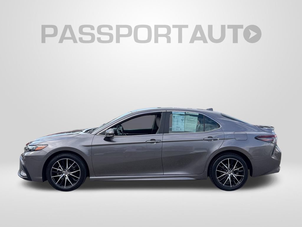 Used 2024 Toyota Camry SE FWD image 2