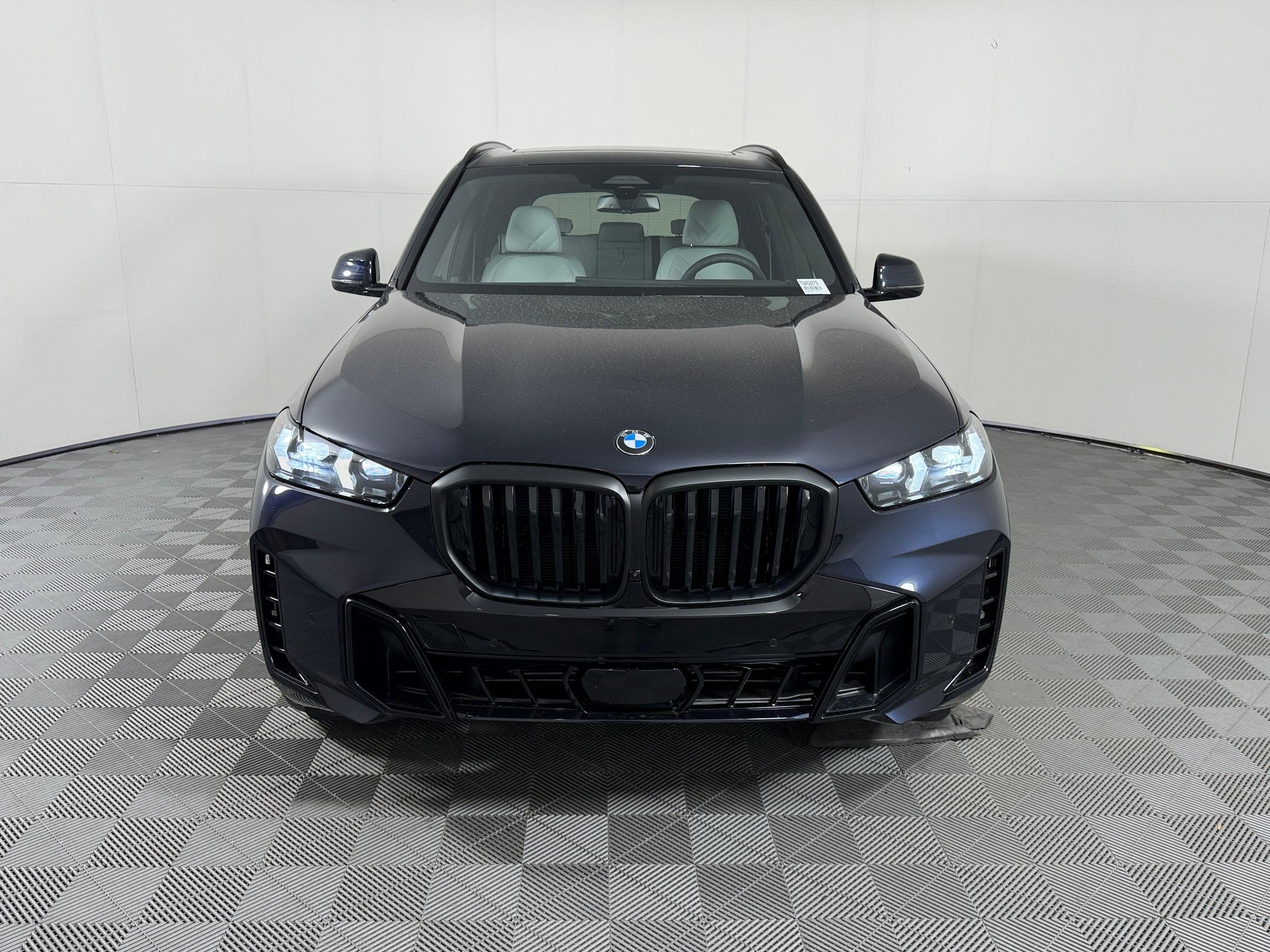 New 2026 BMW X5 xDrive40i w/ M Sport Package AWD/4WD image 6
