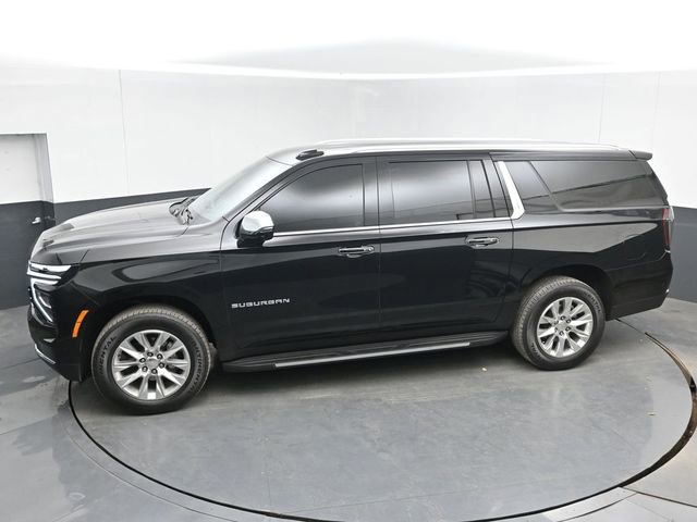 Used 2025 Chevrolet Suburban Premier AWD/4WD image 22