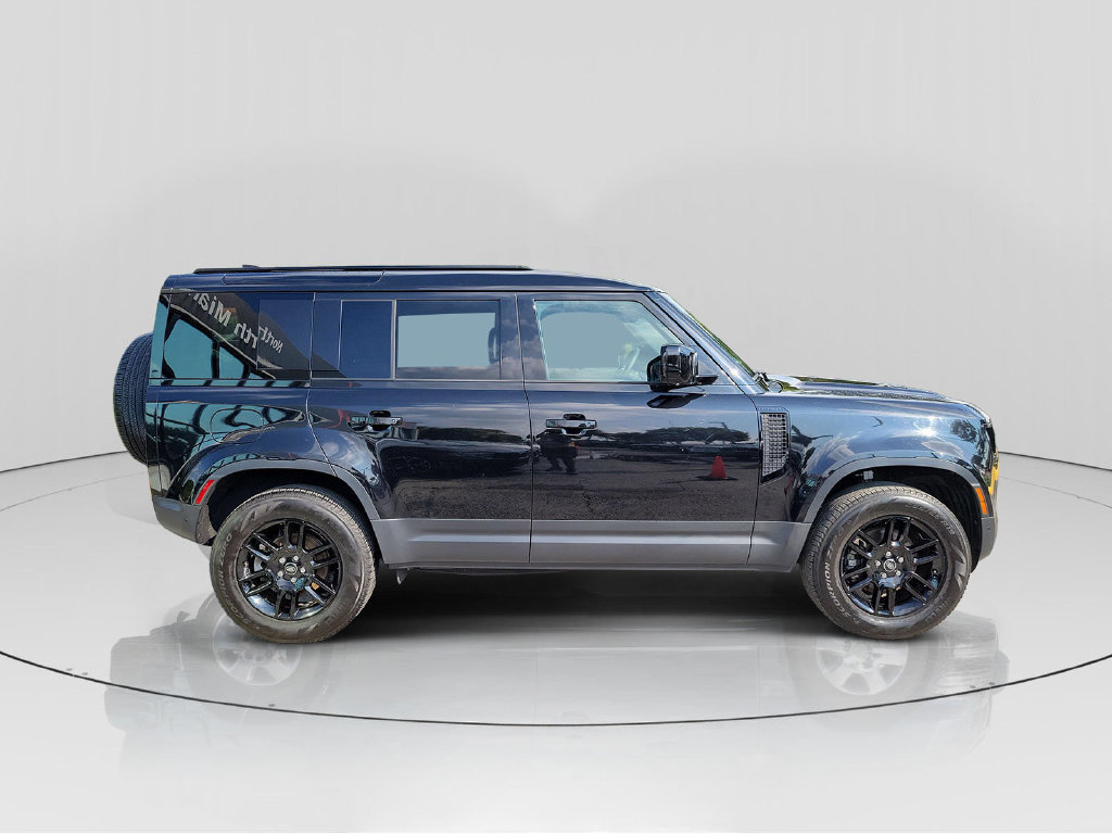 Used 2025 Land Rover Defender 110 S AWD/4WD image 8