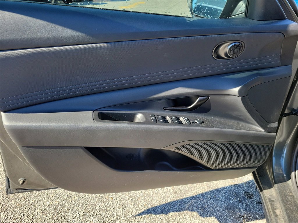 Certified 2025 Hyundai Elantra Sport image 16