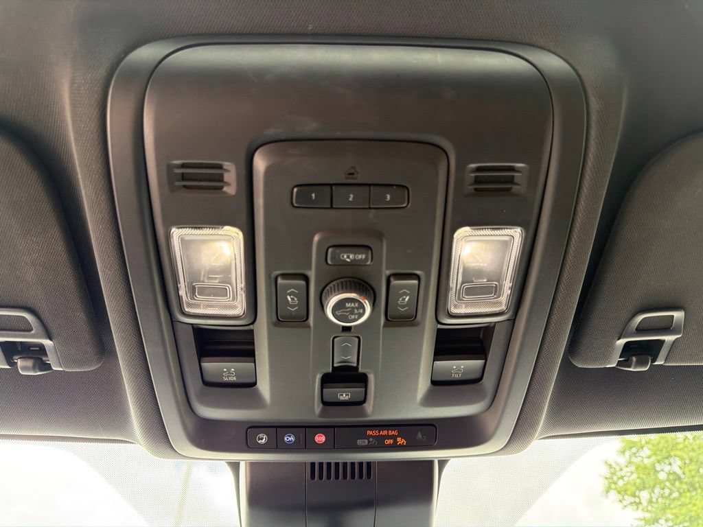 Used 2023 Chevrolet Suburban High Country w/ Premium Package 2 AWD/4WD image 37