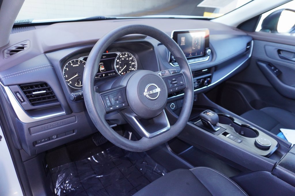 Used 2023 Nissan Rogue S image 12