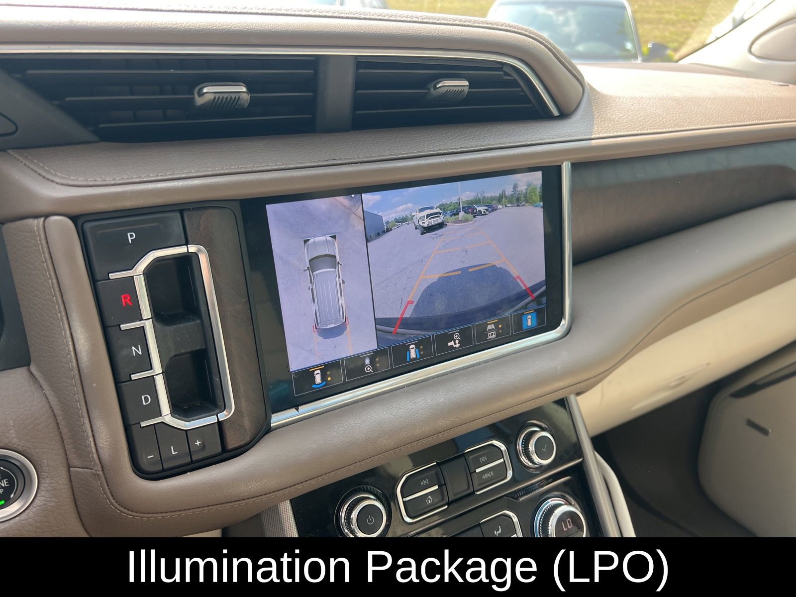 Used 2021 GMC Yukon Denali w/ LPO, Illumination Package RWD image 7