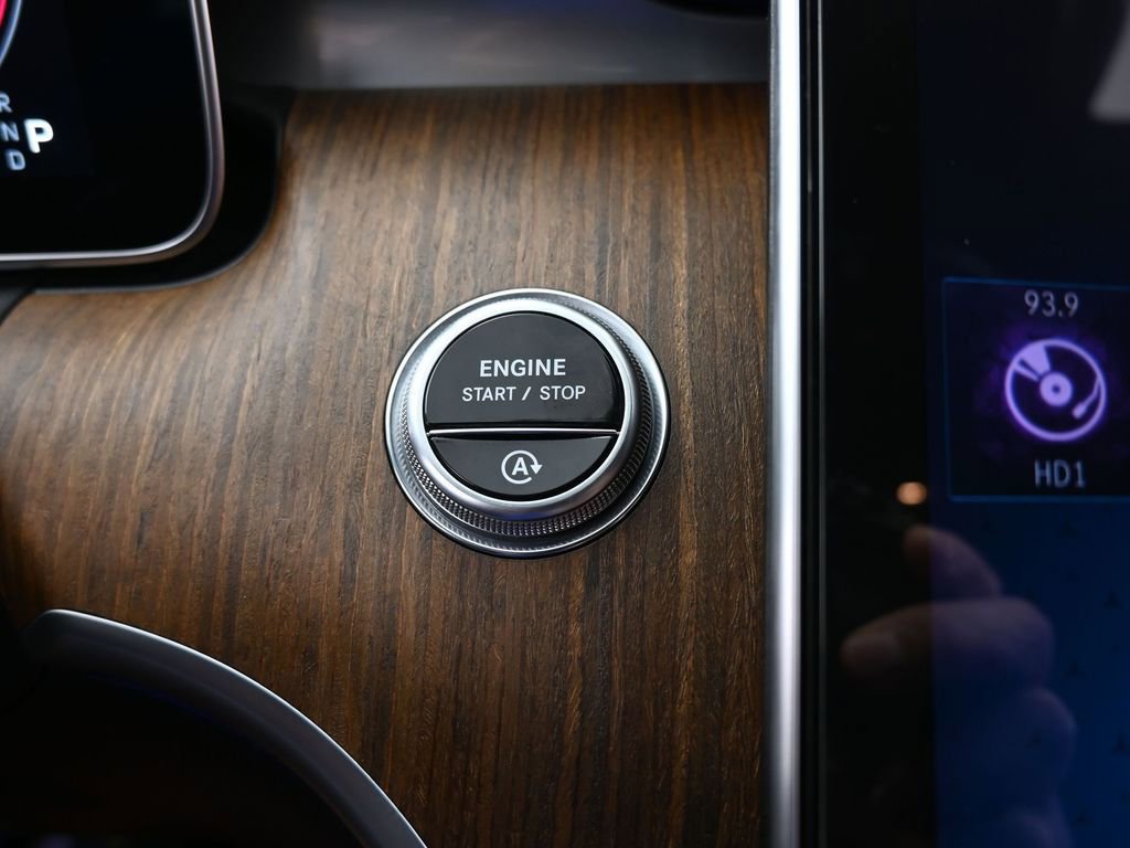 Used 2022 Mercedes-Benz C 300 Sedan w/ Exclusive Trim Package image 28