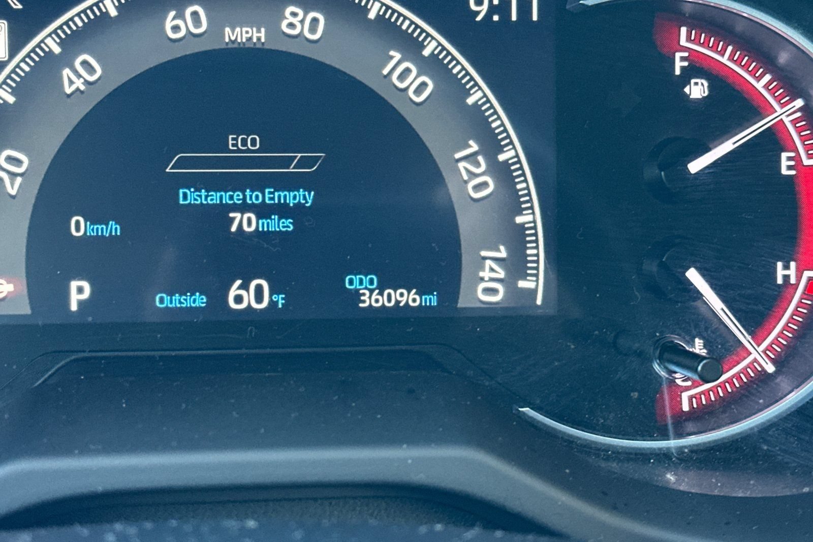 Used 2024 Toyota RAV4 LE AWD/4WD image 29