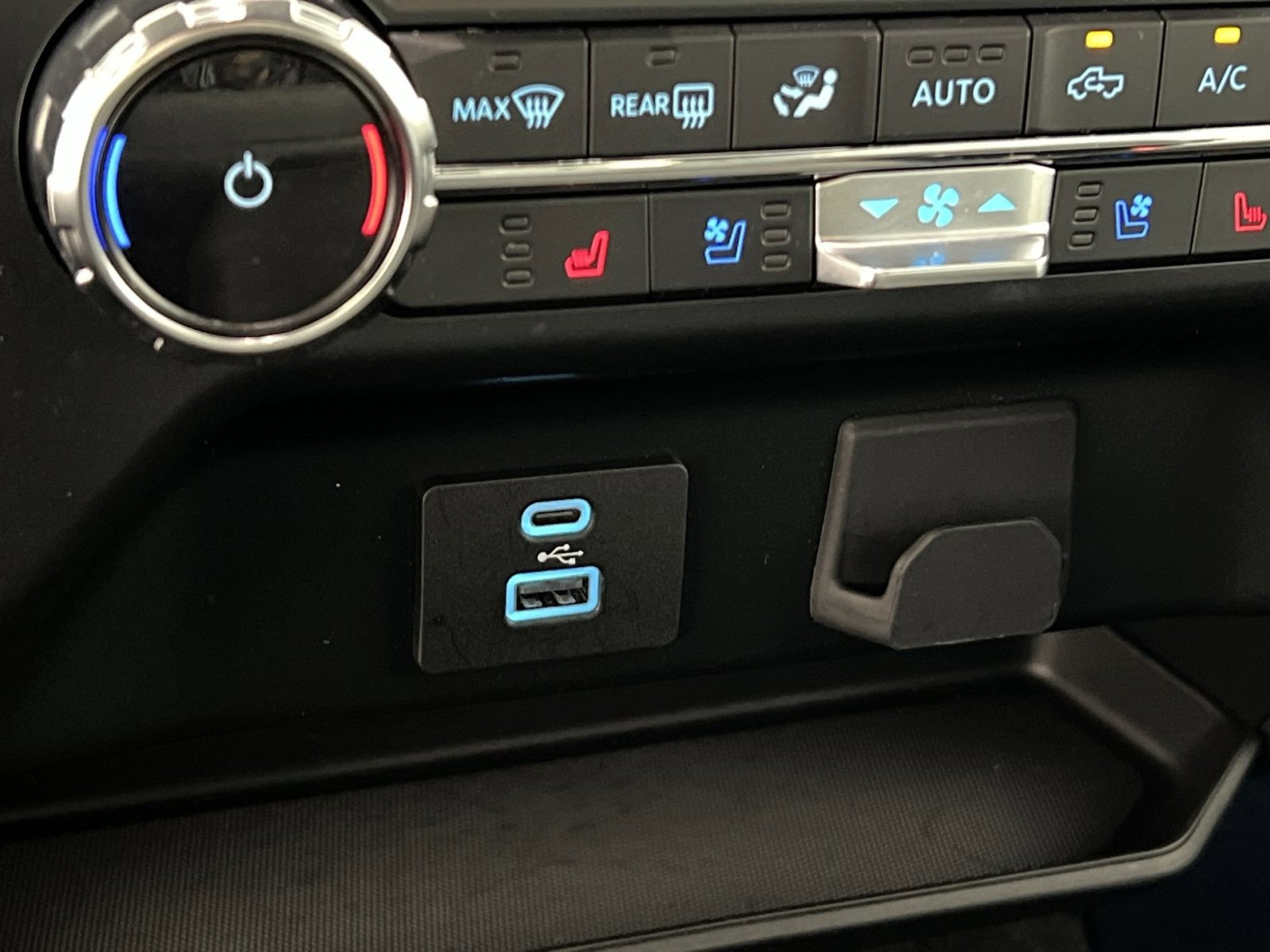 Used 2022 Ford F150 Lariat image 37