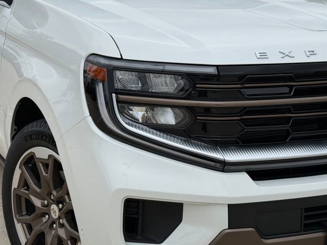 Used 2025 Ford Expedition Max King Ranch AWD/4WD image 3