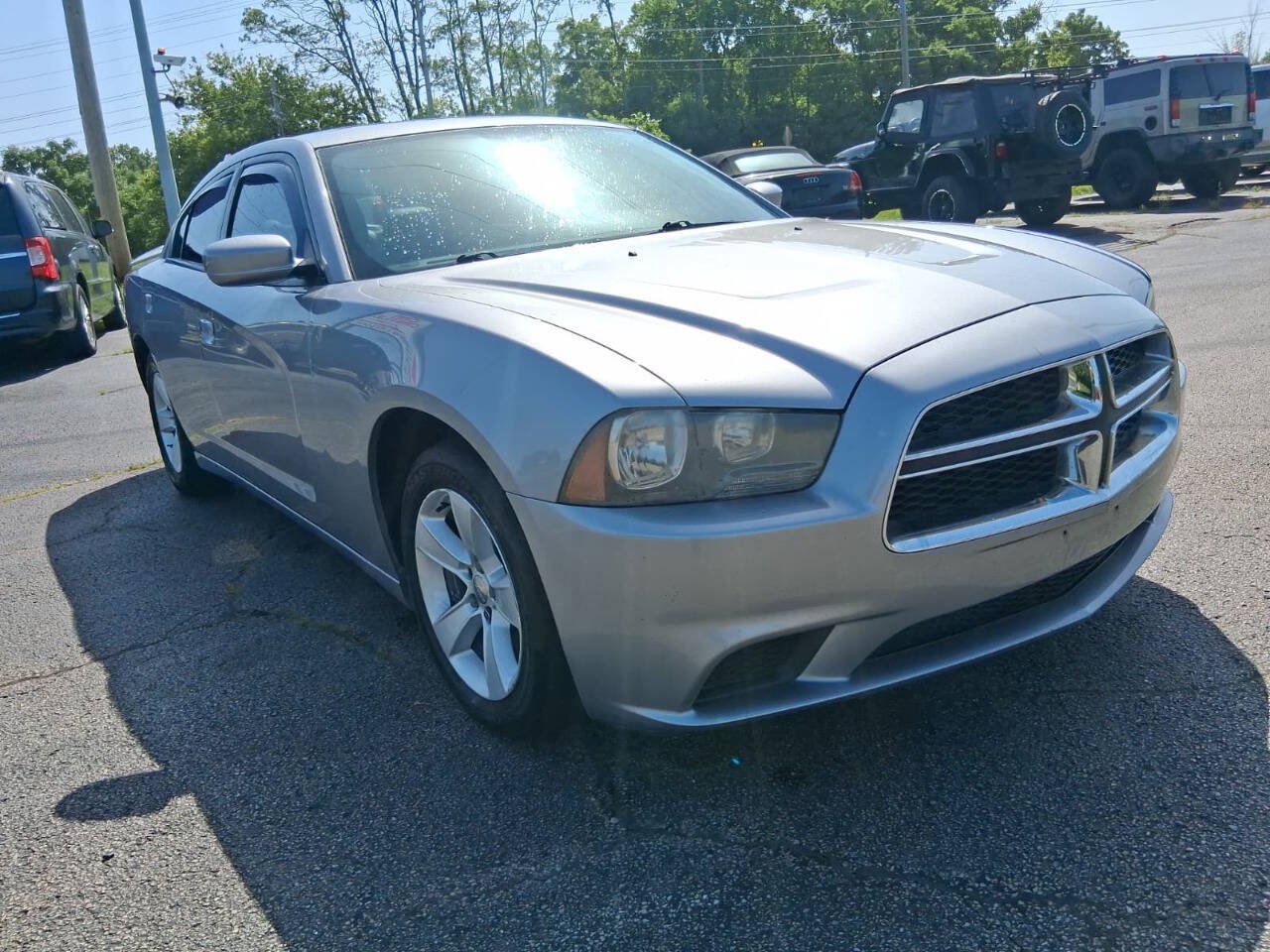 Used 2013 Dodge Charger SE RWD image 3