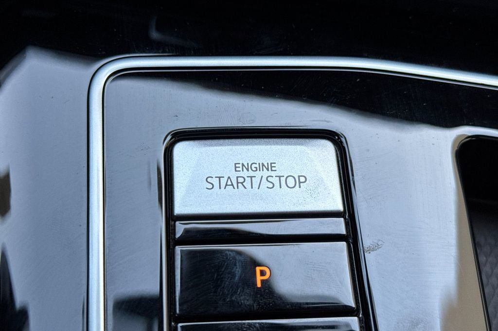 Used 2024 Volkswagen Golf R image 27