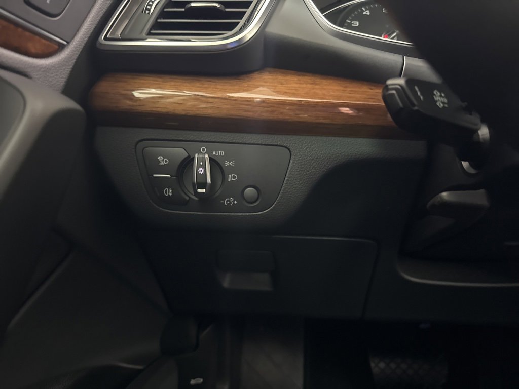 Used 2023 Audi Q5 2.0T Premium w/ Convenience Package image 25