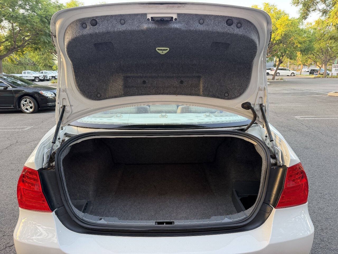 Used 2011 BMW 328i Sedan RWD image 12