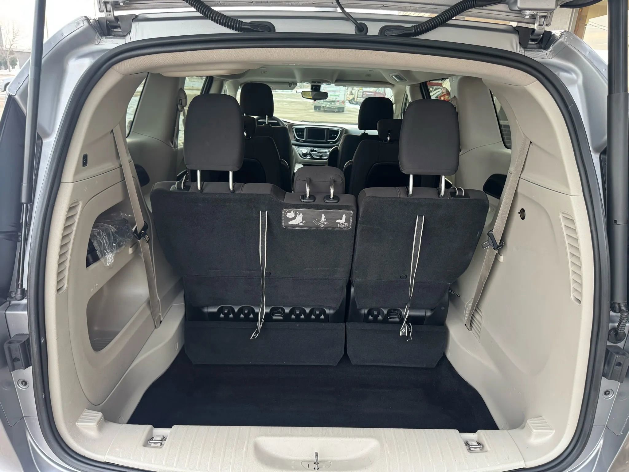 Used 2018 Chrysler Pacifica Touring Plus image 17