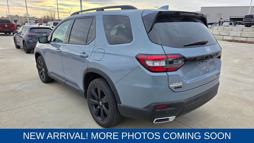 Used 2025 Honda Pilot Black Edition image 3