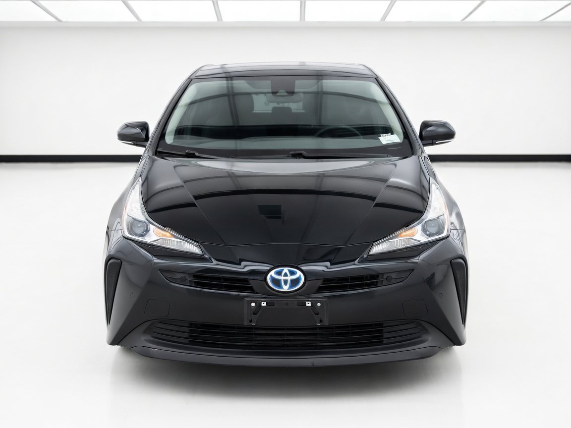 Used 2022 Toyota Prius LE FWD image 2