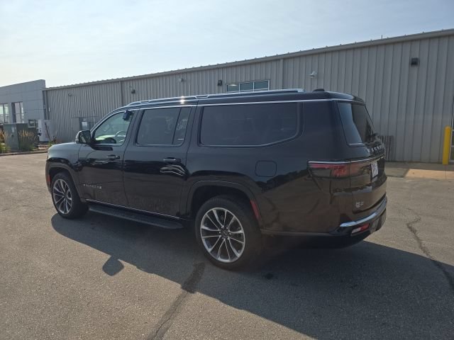 Used 2024 Jeep Wagoneer L Series II w/ Convenience Group I AWD/4WD image 15
