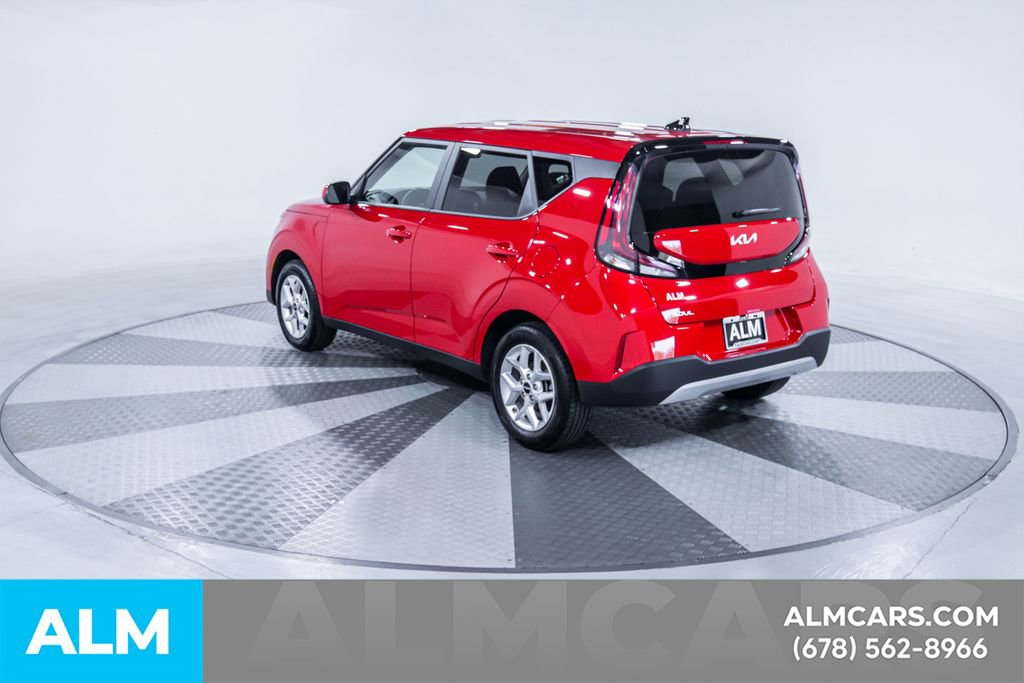 Used 2025 Kia Soul LX w/ LX Technology Package FWD image 7