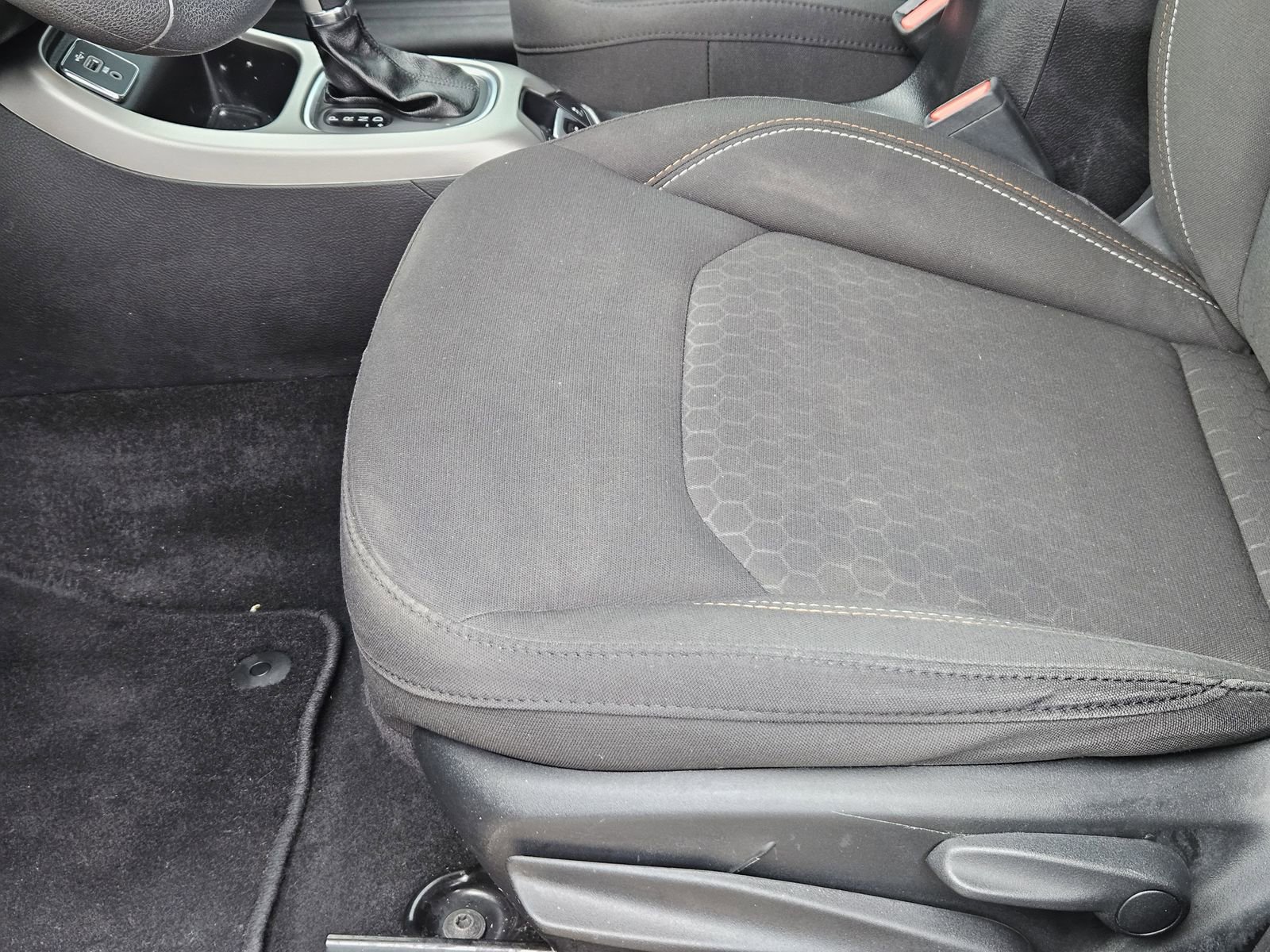 Used 2019 Jeep Compass Sport w/ Tech Group FWD image 31