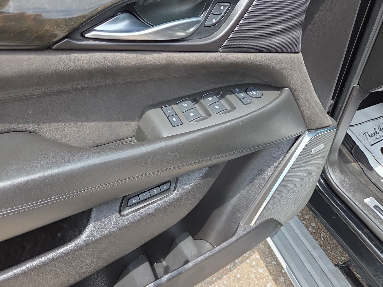 Used 2017 Cadillac Escalade Platinum AWD/4WD image 23
