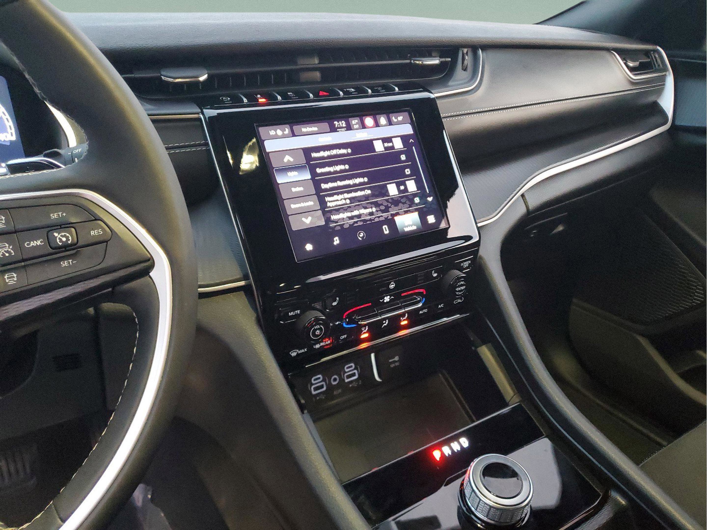 Certified 2023 Jeep Grand Cherokee Altitude image 28