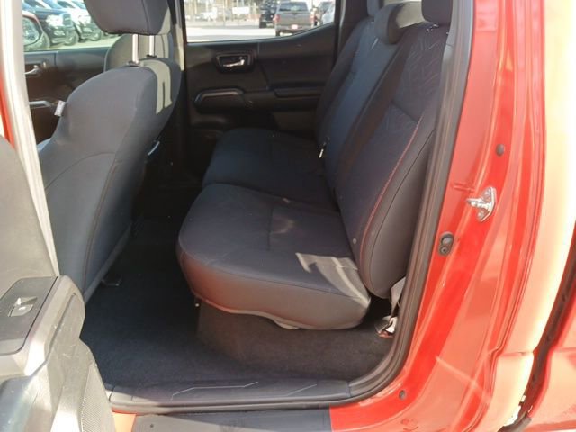 Used 2017 Toyota Tacoma TRD Sport image 15