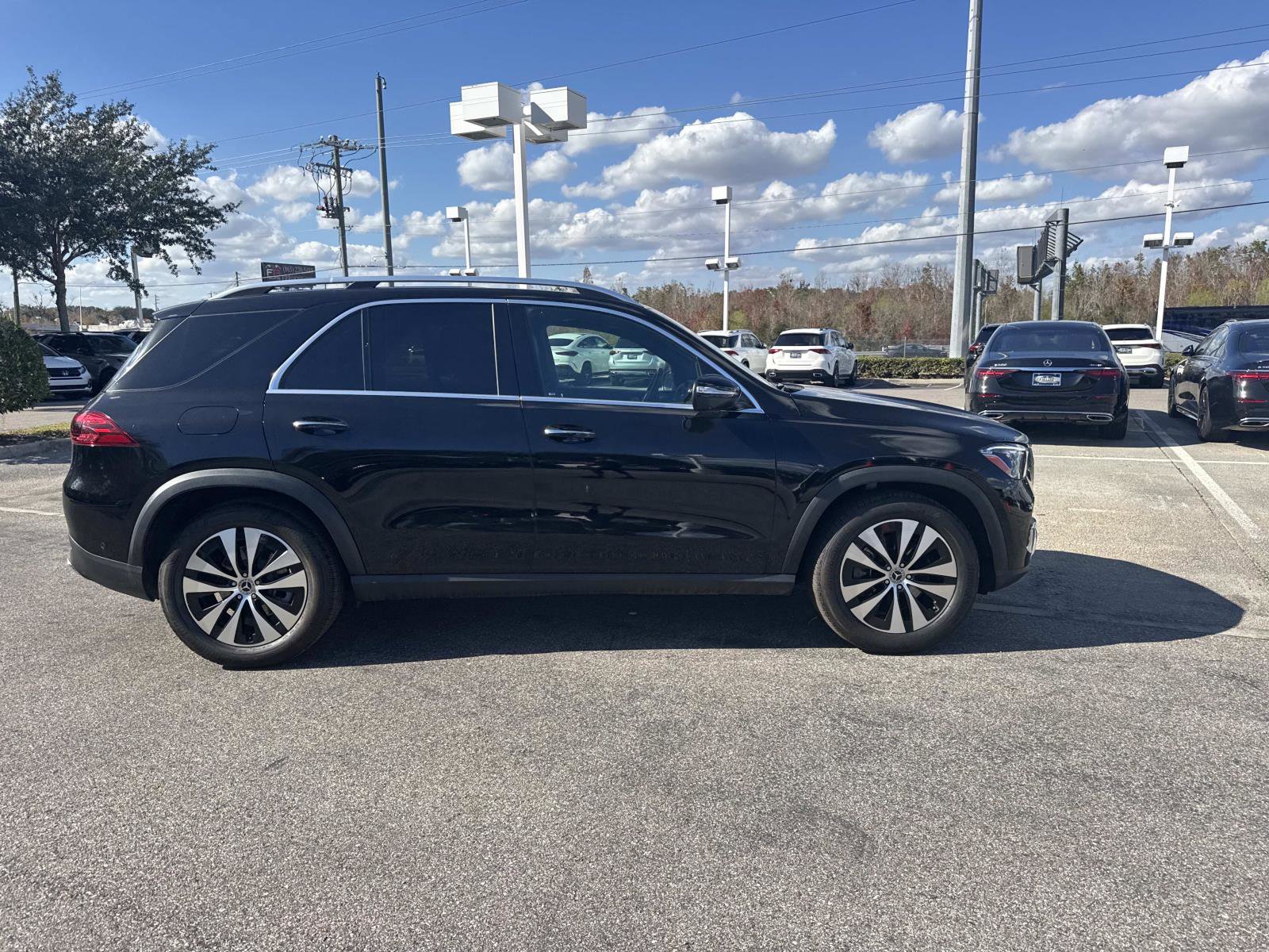 Certified 2025 Mercedes-Benz GLE 350 4MATIC image 2