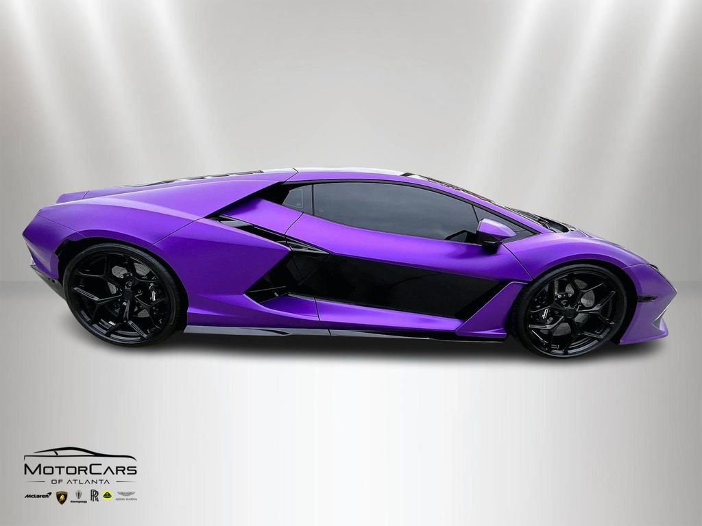 Used 2024 Lamborghini Revuelto image 6