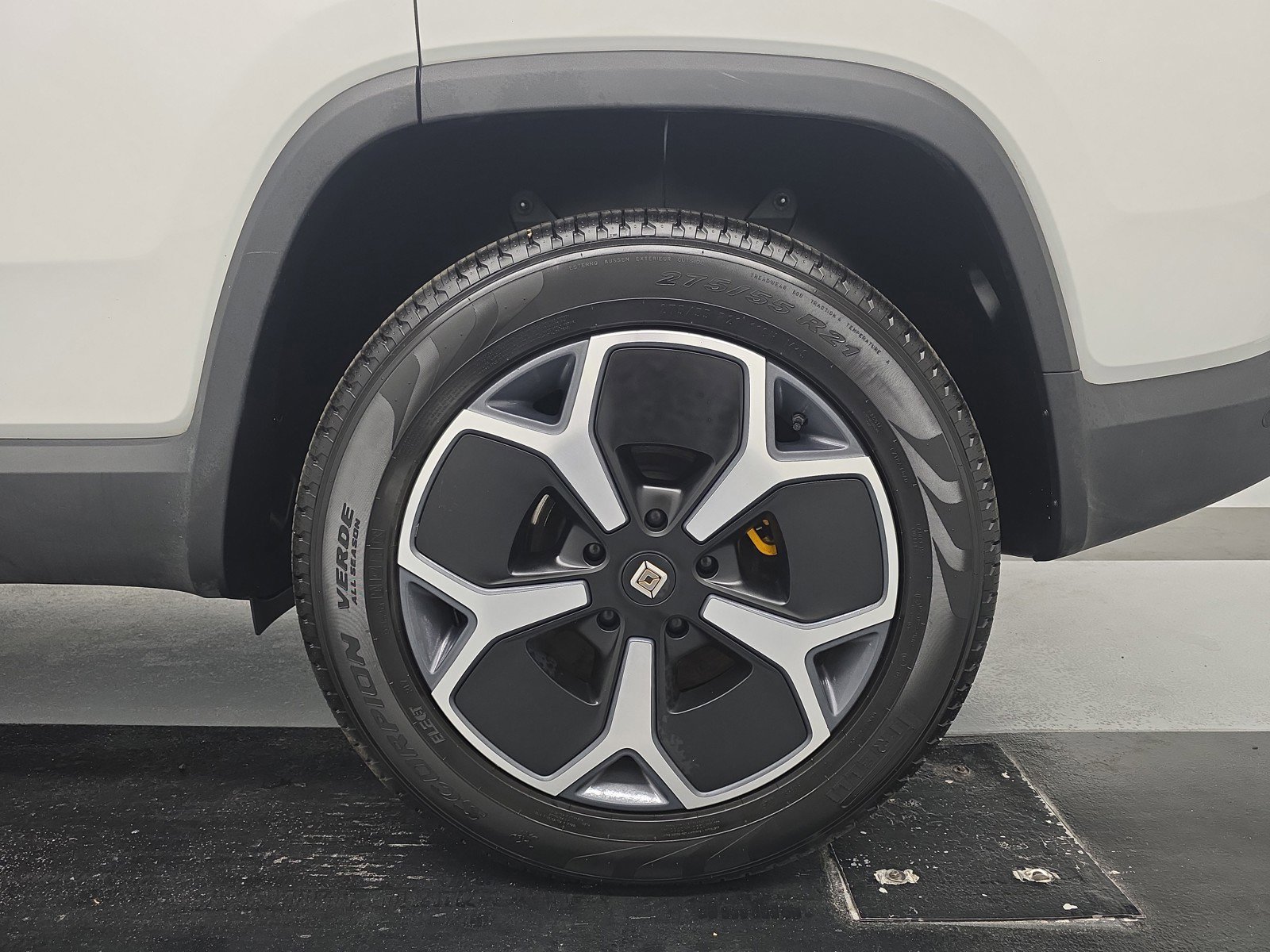 Used 2023 Rivian R1S Adventure AWD/4WD image 10