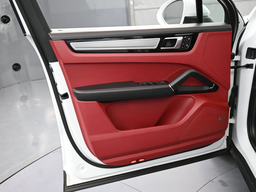 Certified 2023 Porsche Cayenne S Platinum image 15