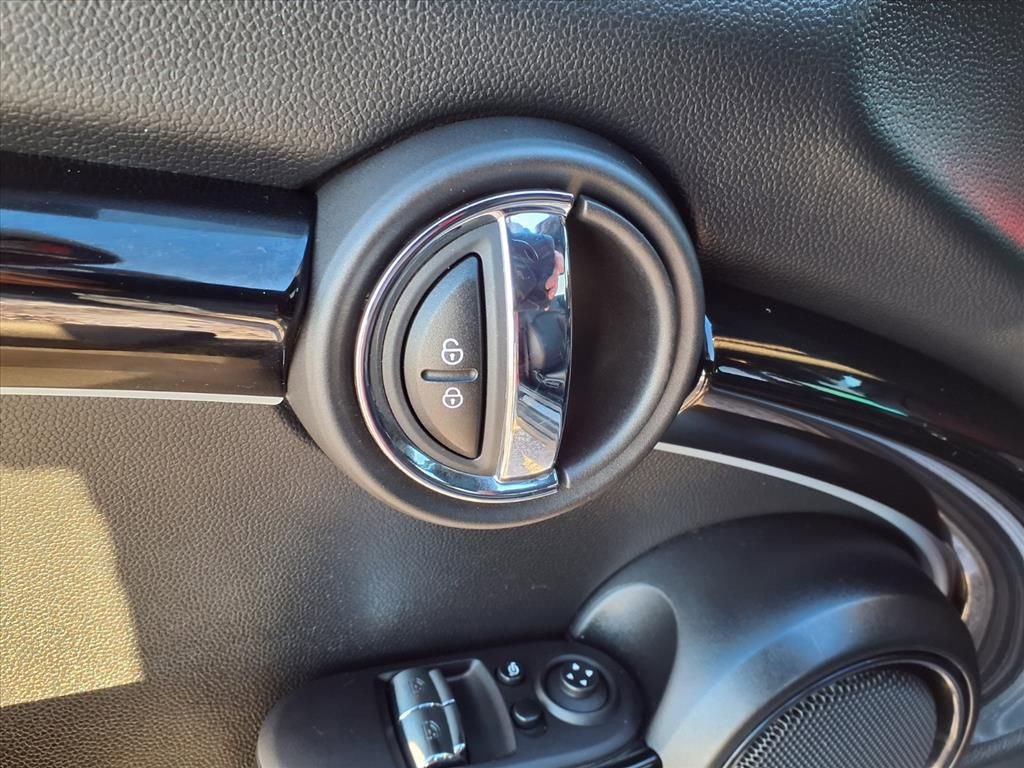 Used 2023 MINI Cooper S image 19