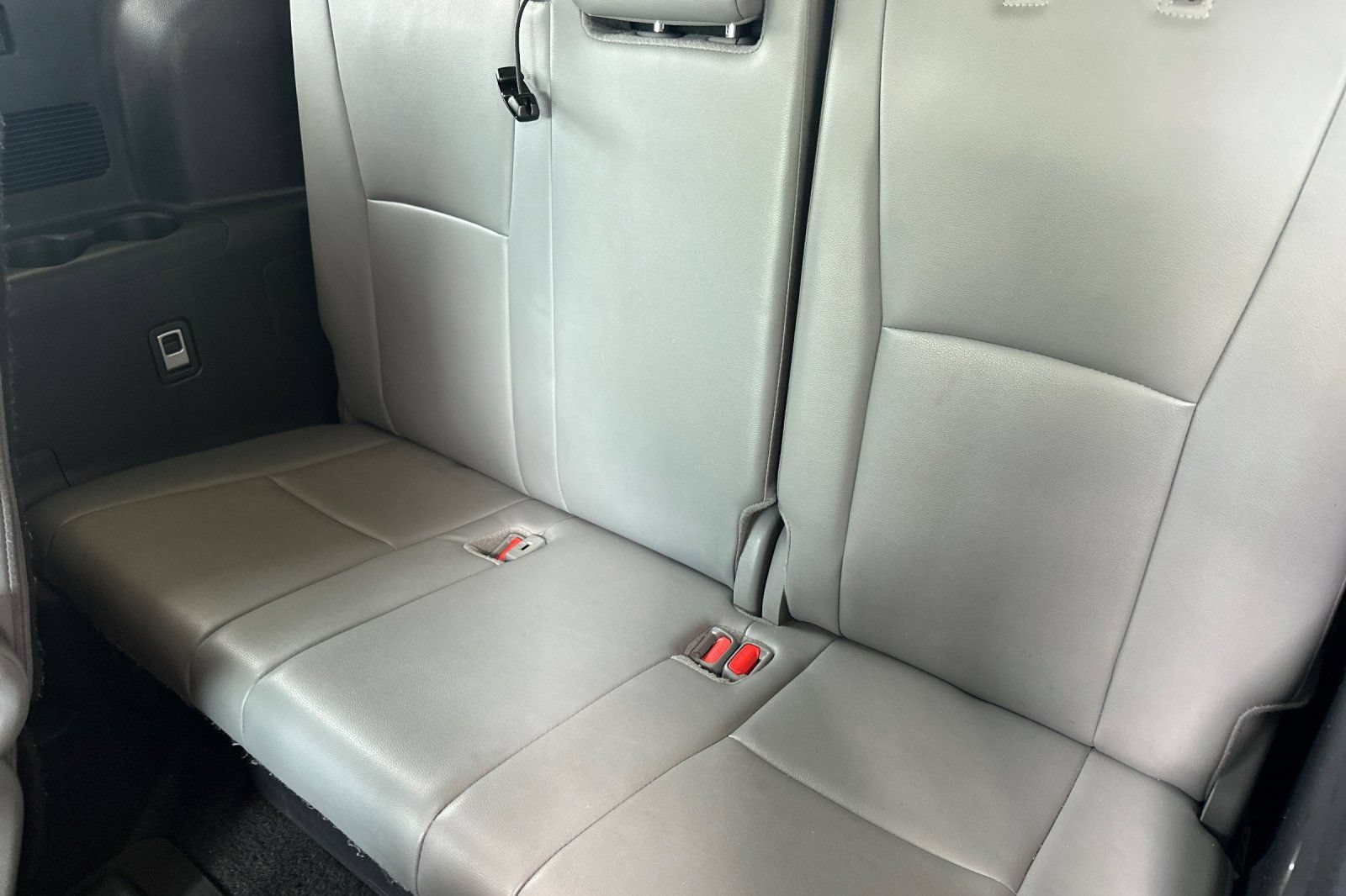 Certified 2024 Toyota Highlander XLE FWD image 19