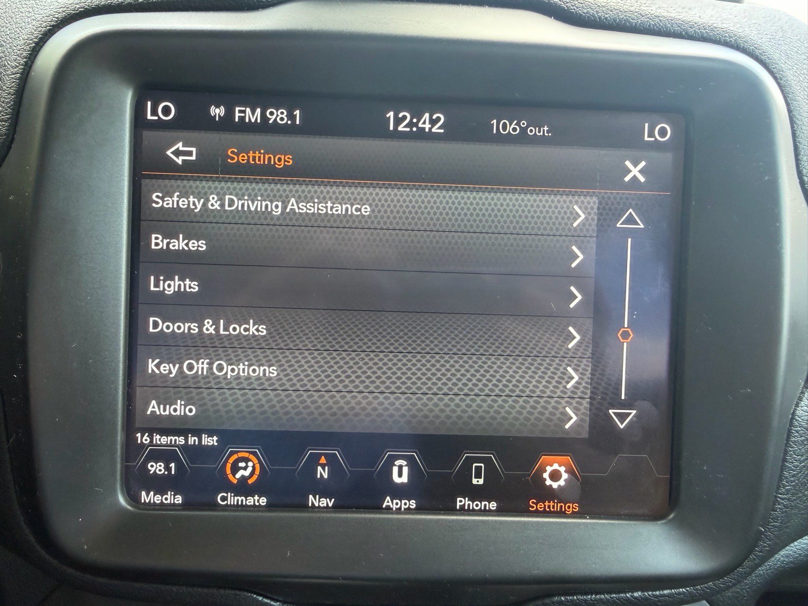 Used 2022 Jeep Renegade Latitude AWD/4WD image 49