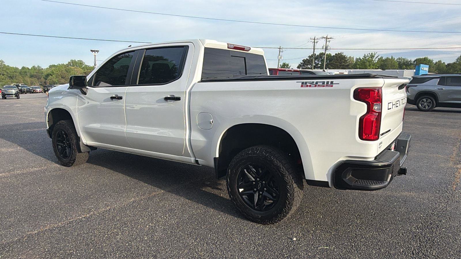 Used 2024 Chevrolet Silverado 1500 LT Trail Boss w/ Convenience Package II AWD/4WD image 6