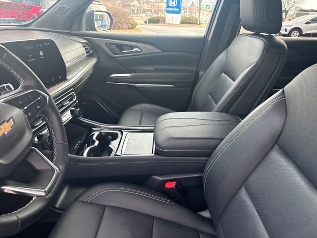 Used 2024 Chevrolet Traverse LT w/ Enhanced Driving Package image 13