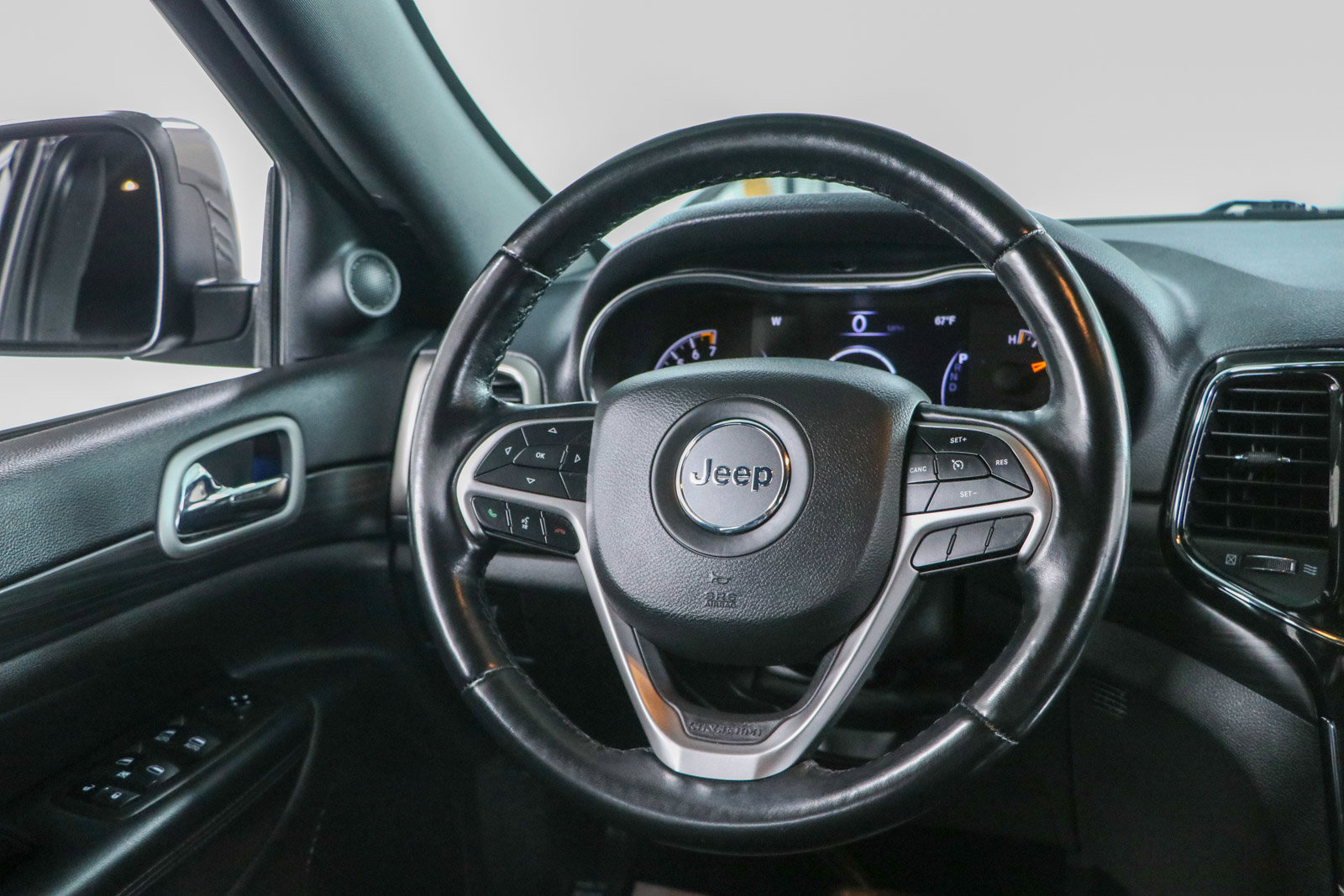 Used 2021 Jeep Grand Cherokee Laredo X RWD image 12