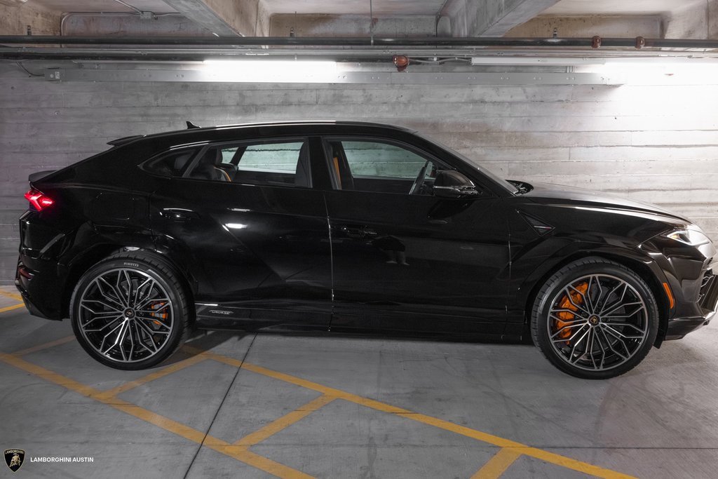 Used 2025 Lamborghini Urus SE image 17
