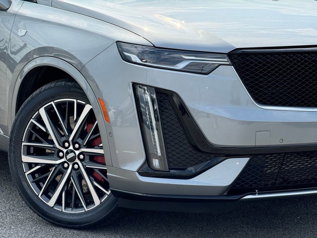 Used 2024 Cadillac XT6 Sport w/ Technology Package AWD/4WD image 12